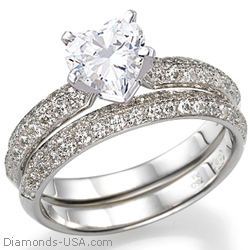 Bridal ring set with Pave set side diamonds