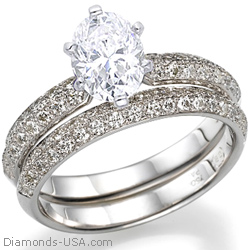 Bridal ring set with Pave set side diamonds