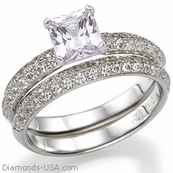 Bridal ring set with Pave set side diamonds