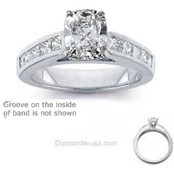 Engagement ring set with 0.8Cts diamonds