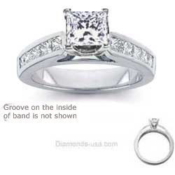 Engagement ring set with 0.8Cts diamonds
