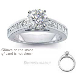 Engagement ring set with 0.8Cts diamonds