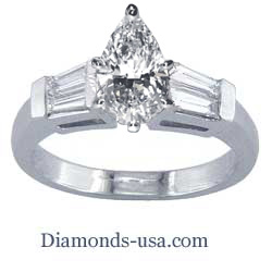 Engagement ring with side diamond Baguettes