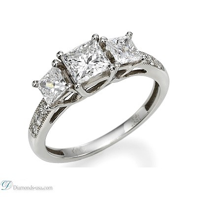3 stone diamond ring, Princess cut, side diamonds
