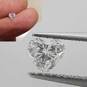 0.28 Carats, Heart Diamond with Very Good Cut, D Color, VS2 Clarity and Certified By CGL