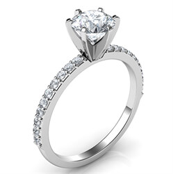 Foto Modelo de anillo de compromiso con cabeza de 4 o 6 puntas, con diamantes laterales, puntas comunes engastadas en 0,20 quilates de