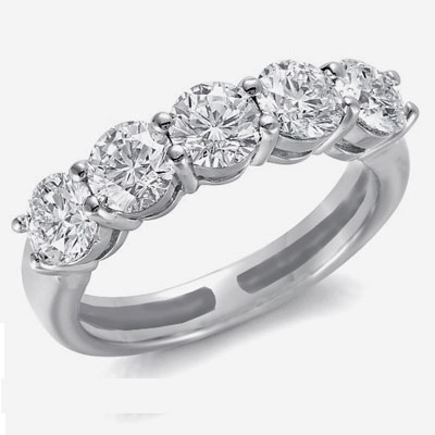 Three carats 5 diamond ring