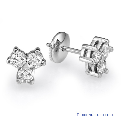Three diamonds cluster earrings, 0.60 carats