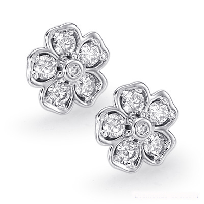 Flower diamond earrings, 0.55 carats