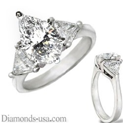 Engagement ring  with side triangle diamonds