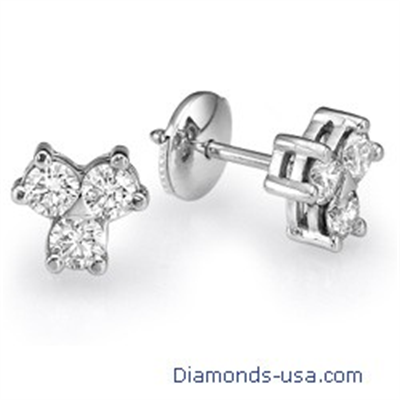 Three diamonds cluster earrings, 0.60 carats