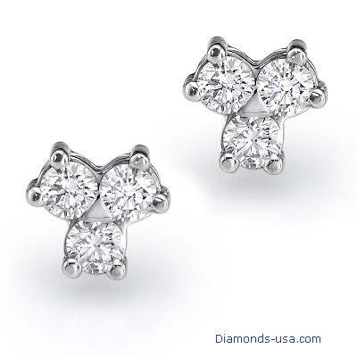 Three diamonds cluster earrings, 0.60 carats
