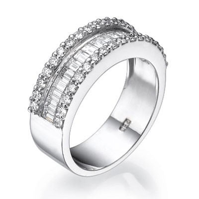 Baguette and round diamonds wedding band