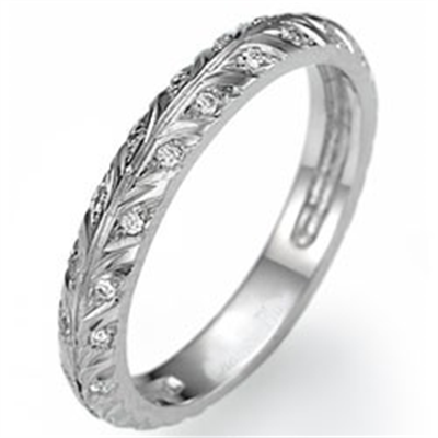 Hand engraved leaves motif matching wedding band