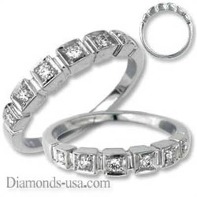 Princess and Round Diamond stairs ring