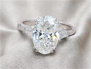 Picture of Natural Diamond 5.01 Carats, Oval with  Cut, I Color, SI2 Clarity and Certified by GIA