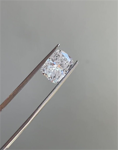 Foto Diamante Natural 4.01 quilates,  , Color F, claridad SI1 y certificado GIA de