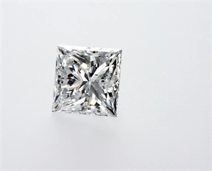 Foto Diamante Natural 1.51 quilates, Princesa , Color E, claridad SI2 y certificado GIA de