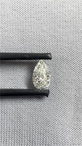Foto Diamante Natural 0.83 quilates, De pera , Color J, claridad VVS2 y certificado GIA de