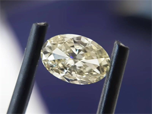 Picture of Natural Diamond 0.70 Carats, Oval with  Cut, M Color, VVS2 Clarity and Certified by IGI