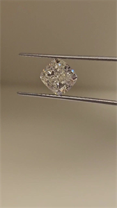 Foto Diamante Natural 2.00 quilates, Del cojín , Color L, claridad VVS1 y certificado GIA de