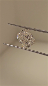 Picture of Natural Diamond 2.51 Carats, Radiant with  Cut, K Color, VVS1 Clarity and Certified by GIA