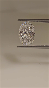 Foto Diamante Natural 3.51 quilates, Ovalado , Color D, claridad SI1 y certificado GIA de