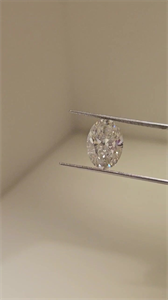 Foto Diamante Natural 3.20 quilates, Ovalado , Color H, claridad SI2 y certificado GIA de