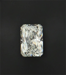 Picture of Natural Diamond 4.82 Carats, Radiant with  Cut, G Color, VS2 Clarity and Certified by GIA