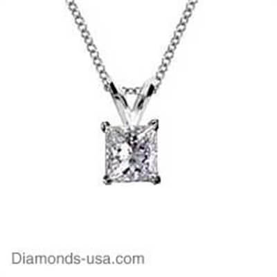 Princess diamonds Solitaire pendant 