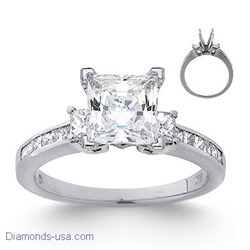 Foto Anillo de compromiso con diamantes Princesa laterales de 0,80 Ct. de