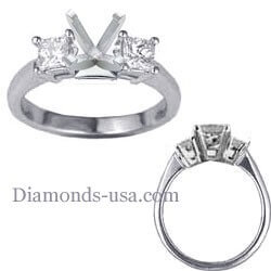 Picture of Engagement ring with side diamond princess