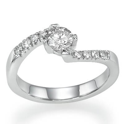 Engagement ring with side diamonds