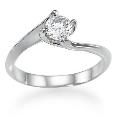 Solitaire engagement ring