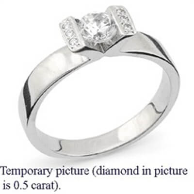 Tension engagement ring settings