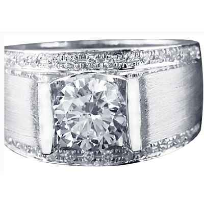 Man ring with side diamonds