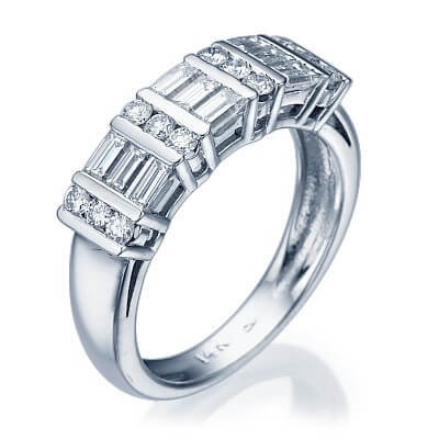 0.88 carat Baguettes and rounds diamond band