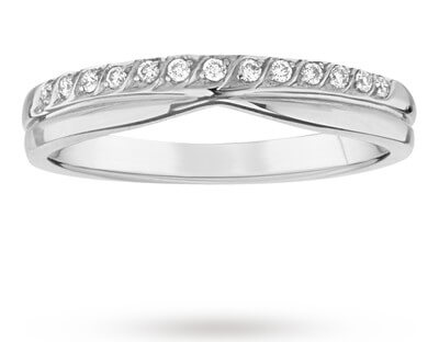 Diamond wedding ring-3mm with a notch