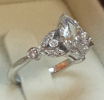 Anillo de compromiso marquesa de estilo victoriano, perfil bajo o alto