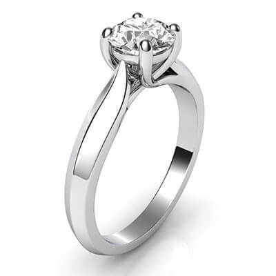 El nuevo anillo de compromiso Criss Cross Solitaire