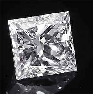 Picture of 0.61 Carats, Princess Diamond with  Ideal Cut, H VS2 and Certified by EGL.