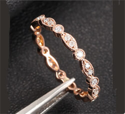 Picture of Stackable eternity scalloped diamonds band 0.32Cts