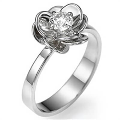 Viola Flower engagement ring set with 0.30 carat, minimum F VS2