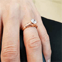 Foto Réplica de anillo de compromiso de oro rosa Vintage grabado a mano de