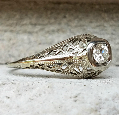  Genuine 1920's Art Deco Engagement ring set with natural diamond 0.20 carat 