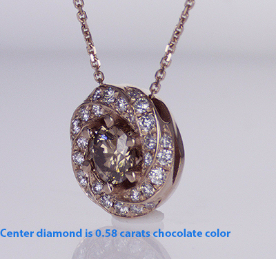 The Spinner pendant for round diamonds 