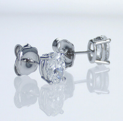 Oval  diamonds stud earrings