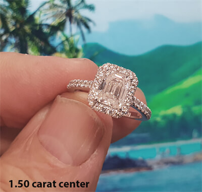 Anillo de compromiso de halo para diamantes más grandes.