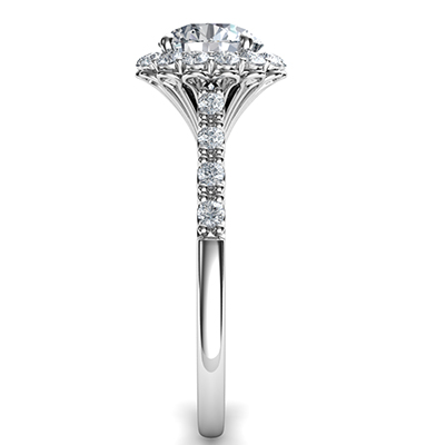 Diseñadores, anillo de compromiso de diamantes laterales con halo de 0.32 quilates vintage