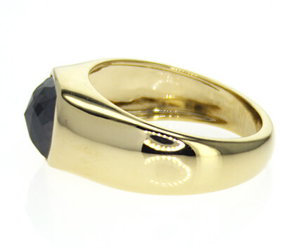 Anillo de compromiso para hombre engastado con diamante Black Cushion de 3 quilates.